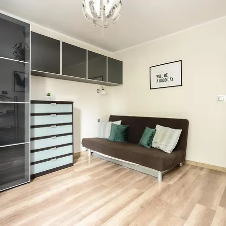 Good Mood In Center By Renters Apartment *