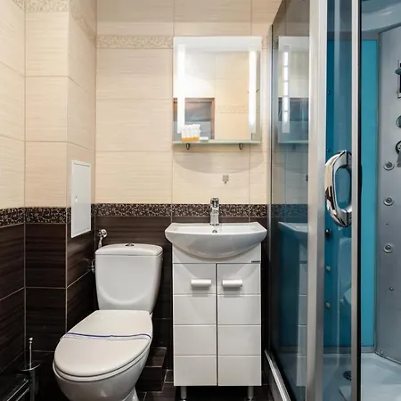 Good Mood In Center By Renters *